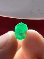 3.67ct Swat Emerald Crystal – Natural Green Gemstone from Pakistan - Image 5