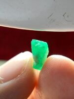 3.67ct Swat Emerald Crystal – Natural Green Gemstone from Pakistan - Image 9