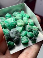 121.00 Carat Emerald Rough Lot – Large, Untreated Natural Stones (20x16x10mm) - Image 10