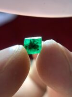 1.02ct Swat Emerald Crystal – Natural Untreated Green Gemstone (6.06 x 5.03 x 3.89 mm) - Image 3