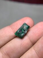 8.77ct Swat Emerald Crystal: A Bold Natural Statement in Green - Image 3