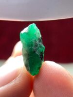 8.77ct Swat Emerald Crystal: A Bold Natural Statement in Green - Image 6