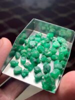 52.70 ct Swat Emerald Rough Lot – Natural with Balanced Proportions - Image 2