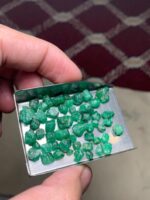 52.70 ct Swat Emerald Rough Lot – Natural with Balanced Proportions - Image 11