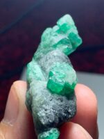 Majestic 129ct Emerald Specimen from Swat Valley – A Rare Natural Gem - Image 5