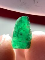 2.50 ct Natural Emerald Crystal from Swat – Vibrant Green Beauty - Image 4