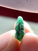 2.50 ct Natural Emerald Crystal from Swat – Vibrant Green Beauty - Image 5