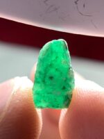 2.50 ct Natural Emerald Crystal from Swat – Vibrant Green Beauty - Image 6