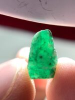 2.50 ct Natural Emerald Crystal from Swat – Vibrant Green Beauty - Image 9
