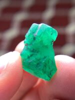 12.21 ct Swat Emerald Crystal – A Majestic Gem from Nature - Image 3