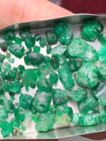 Exceptional 84.00ct Swat Emerald Rough Lot – Rich Color in 14x9x4 mm - Image 4