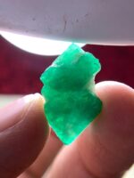 14.37ct Swat Emerald Crystal – Vivid Color, Elegant Shape, 100% Natural - Image 6