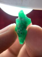 14.37ct Swat Emerald Crystal – Vivid Color, Elegant Shape, 100% Natural - Image 7