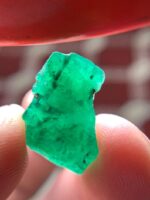 12.21 ct Swat Emerald Crystal – A Majestic Gem from Nature - Image 7