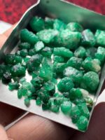 Exceptional 84.00ct Swat Emerald Rough Lot – Rich Color in 14x9x4 mm - Image 7