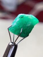 9.97 ct Swat Emerald Crystal – A Gem Born of Mountain Light - Image 2