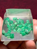 35.25ct Swat Emerald Rough Lot: Pure Green Potential from Pakistan’s Gem Valley - Image 3