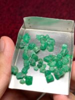 35.25ct Swat Emerald Rough Lot: Pure Green Potential from Pakistan’s Gem Valley - Image 6