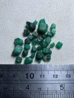 Unveiling a 34.95 ct Rough Emerald Lot from the Swat Valley - Image 2