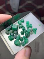Unveiling a 34.95 ct Rough Emerald Lot from the Swat Valley - Image 3