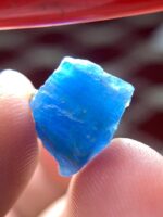 7.90ct A Bold and Substantial Natural Blue Crystal - Image 4