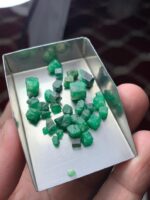 Unveiling a 34.95 ct Rough Emerald Lot from the Swat Valley - Image 5