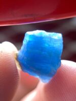 7.90ct A Bold and Substantial Natural Blue Crystal - Image 5
