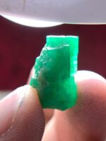 Majestic Swat Emerald: 14.86ct Crystal (17.31 x 10.61 x 10.76 mm) - Image 9