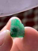 9.15 ct Emerald Crystal from Swat – A Majestic Green Gem - Image 5