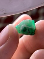 9.15 ct Emerald Crystal from Swat – A Majestic Green Gem - Image 6