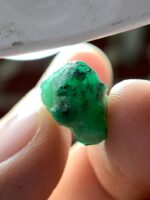 9.15 ct Emerald Crystal from Swat – A Majestic Green Gem - Image 8