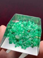 Compact Power: 46.30ct Swat Emerald Rough Lot for Faceting & Fast-Moving Sales - Image 7