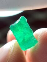 4.34ct Swat Emerald Crystal – A Compact Gem of Vivid Green - Image 5
