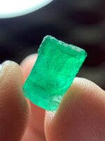 4.34ct Swat Emerald Crystal – A Compact Gem of Vivid Green - Image 9