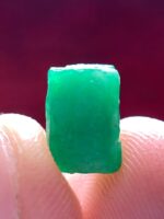 4.70ct Swat Emerald Crystal: Vibrant Green Gemstone with Strong Natural Form - Image 10