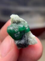 A 25-Carat Swat Emerald Specimen: A Compact Powerhouse of Natural Beauty - Image 4