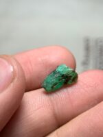 3.50ct Laghman Emerald Crystal: Elongated Elegance with Deep Afghan Green - Image 3