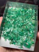 Massive 264.14 ct Panjshir Emerald Rough Lot: Raw Gemstone Treasure - Image 5