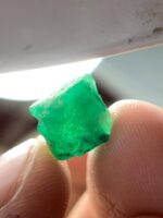 6.64 ct Swat Emerald Crystal – Nature’s Green Masterpiece from Pakistan - Image 6
