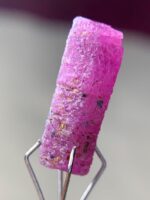 Raw Power: 9.435ct African Ruby Crystal with Striking Natural Form - Image 4