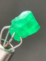 Swat Emerald Crystal Lot: 4.83ct Raw Gemstone Find - Image 7