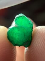 A 3.93ct Swat Emerald Crystal: Pure Green Magic from Pakistan - Image 9