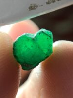 A 3.93ct Swat Emerald Crystal: Pure Green Magic from Pakistan - Image 4