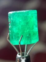A Fine 7.65 ct Emerald Crystal from Swat: Compact, Vibrant & Collectible - Image 3