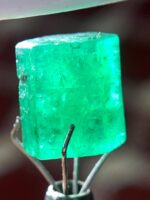 A Fine 7.65 ct Emerald Crystal from Swat: Compact, Vibrant & Collectible - Image 4
