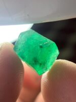 A Fine 7.65 ct Emerald Crystal from Swat: Compact, Vibrant & Collectible - Image 6