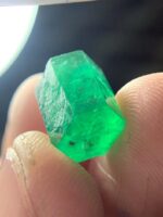 A Fine 7.65 ct Emerald Crystal from Swat: Compact, Vibrant & Collectible - Image 7