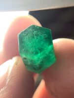 A Fine 7.65 ct Emerald Crystal from Swat: Compact, Vibrant & Collectible - Image 8