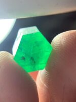 A Fine 7.65 ct Emerald Crystal from Swat: Compact, Vibrant & Collectible - Image 10