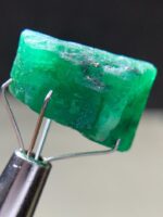 14.41ct Swat Emerald Crystal: Natural Gemstone - Image 2